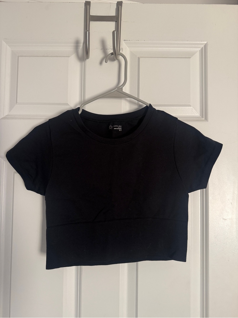 aerie Black Cropped Crewneck Short Sleeve Workout Tee